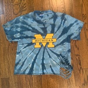 University of Michigan kids bleach dye T with logo and fashion cuts.